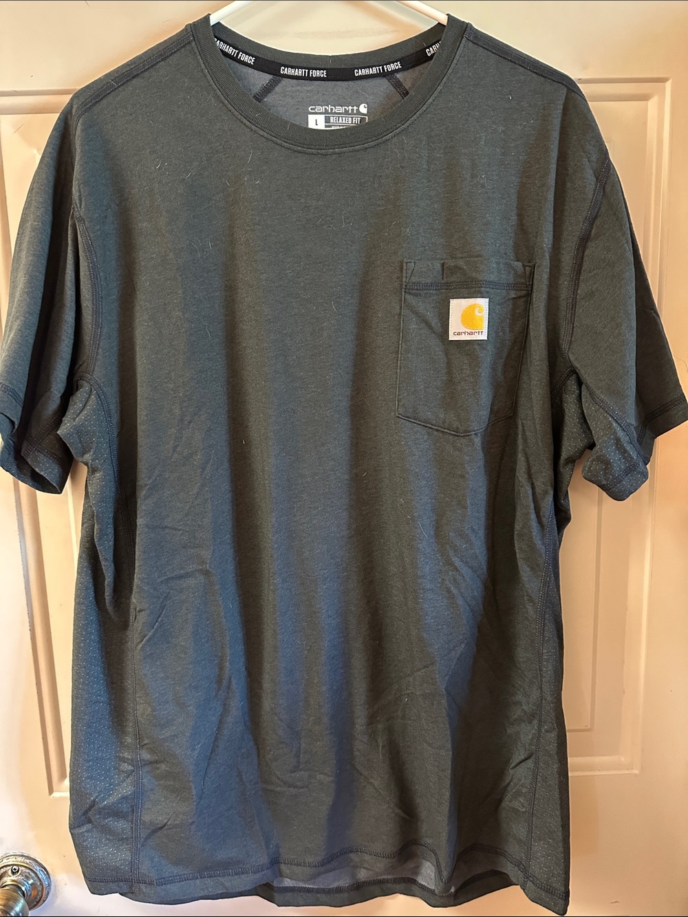 Carhartt Men’s Short Sleeve Pocket Tee in Charcoal